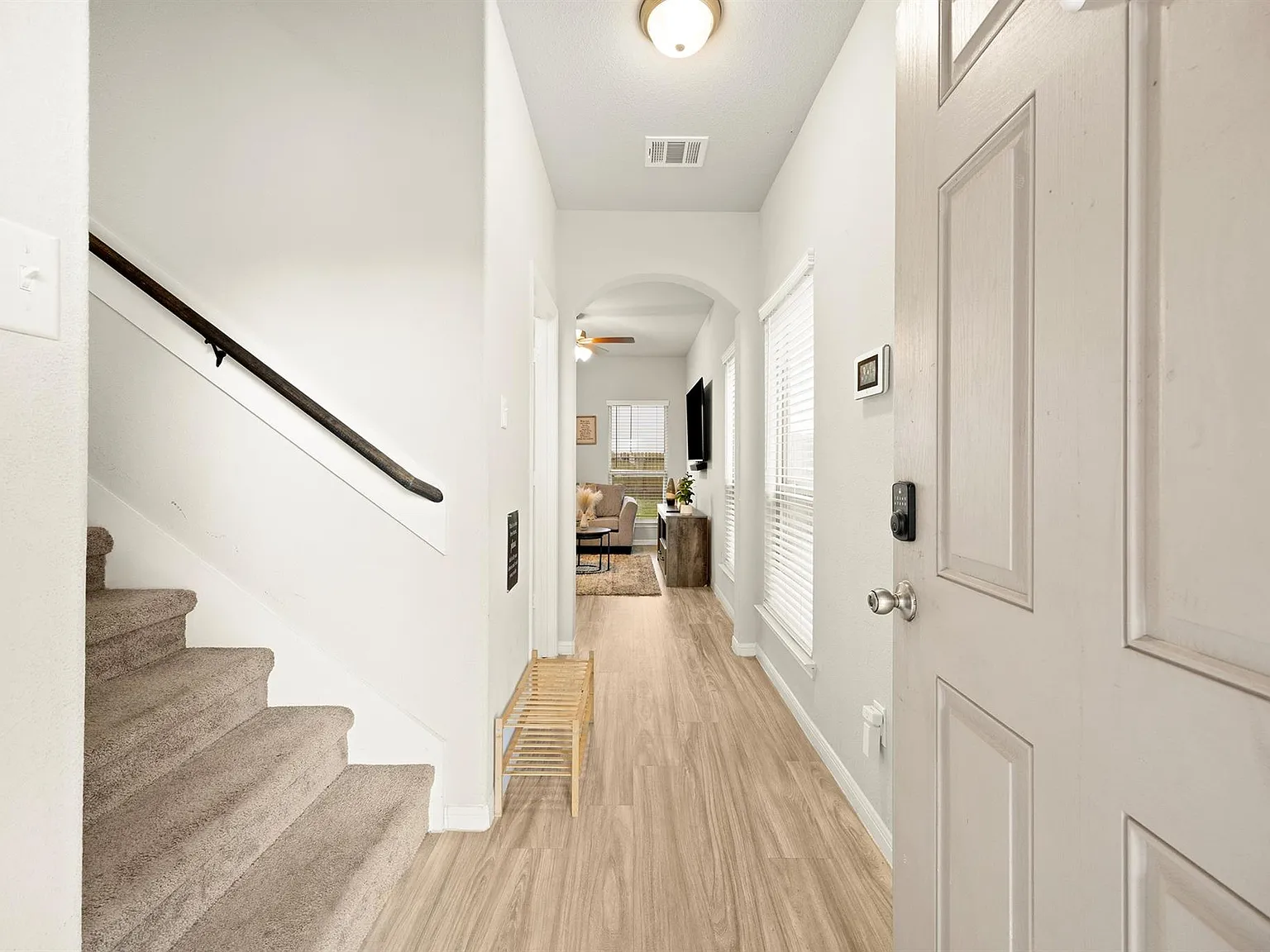 3 bed, 2.5 bath, 1719 sqft, $2,200 — Photo 3