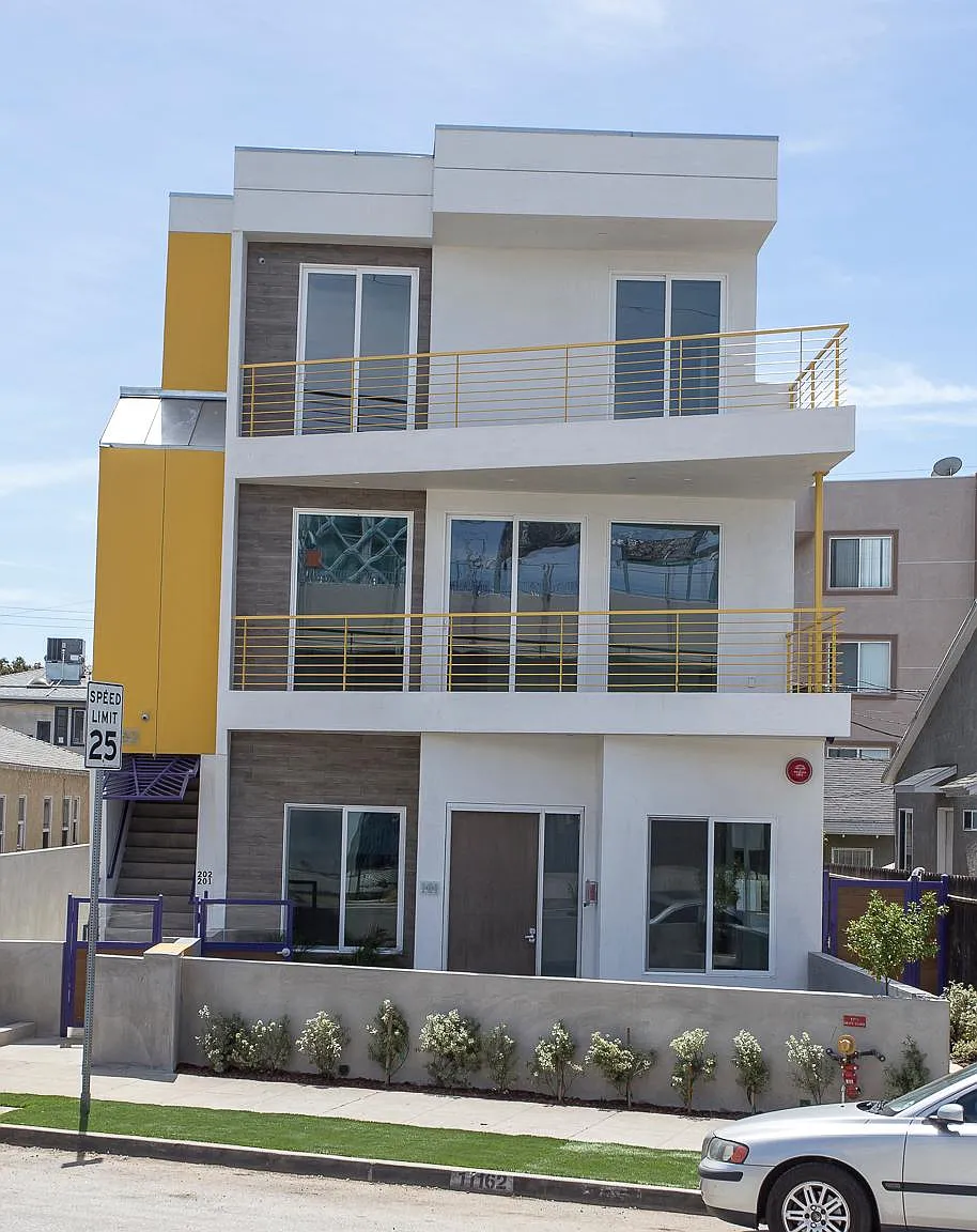 2 bed, 1174 sqft, $4,000 — Photo 1