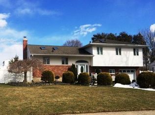 1 Ott Pl, Commack, NY 11725