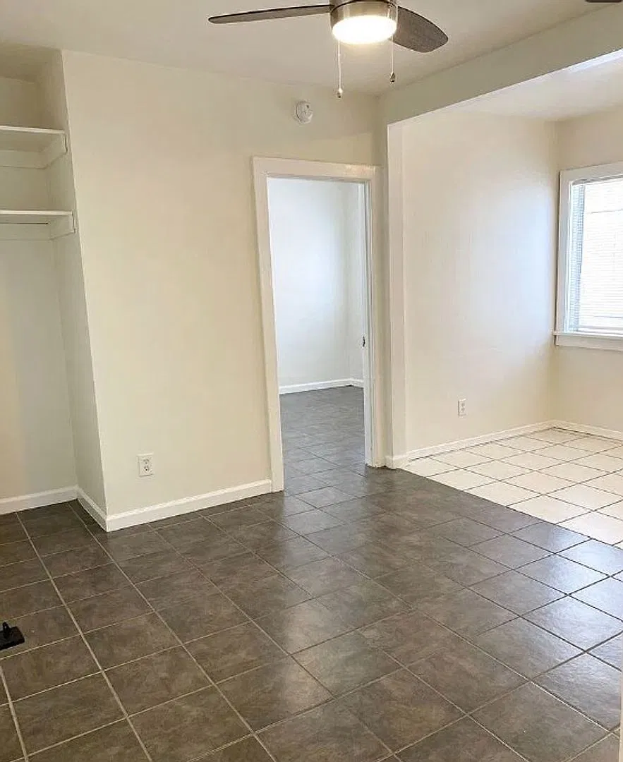 Burlington Apartments - Jd Van Nuys Investments, Llc. — Photo 4