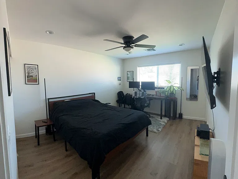 1008 W 10th Pl — Photo 6