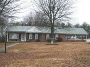 8909 Chatham Rd, Martinsville, VA 24112
