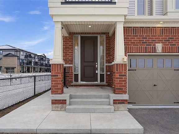 2nd image of 624 Beckview Cres
