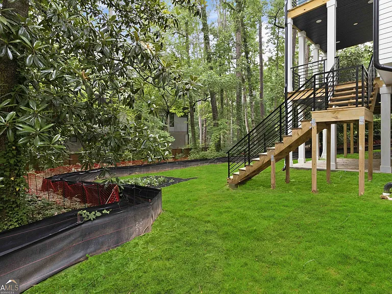 3196 Towerview Dr NE — Photo 43