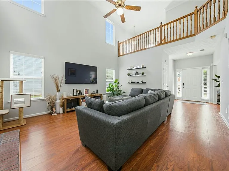 983 Aspen Dr — Photo 6