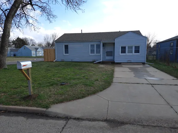 1927 E McFarland St, Wichita, KS 67219