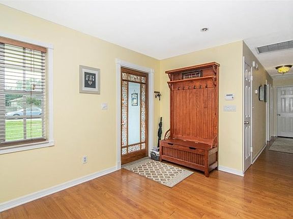 3rd image of 3309 W Iowa Ave