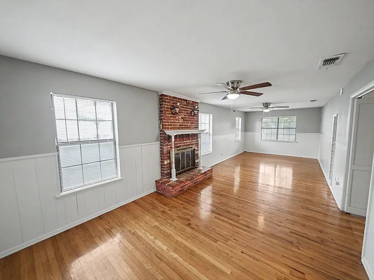 12715 Middle Ln — Photo 18