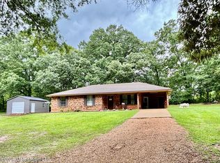 1028 Deer Creek Ln, Summit, MS 39666