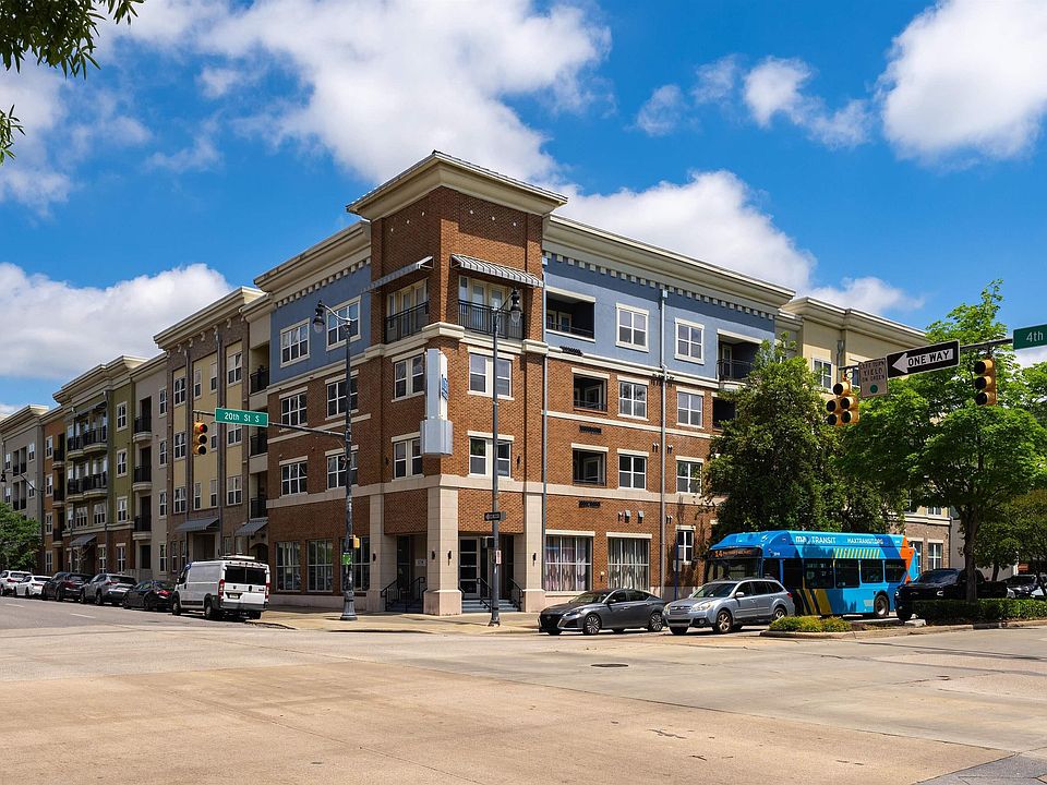 1st image of 401 20th St Unit 207