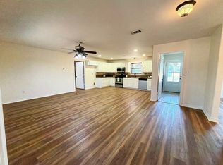 697 County Road 166, Whitesboro, TX 76273
