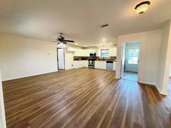 697 County Road 166, Whitesboro, TX 76273