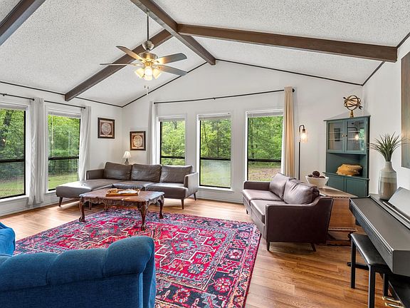 4th image of 1614 County Road 2600