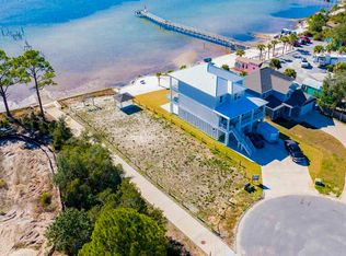 1855 Noleka Ct, Navarre, FL 32566