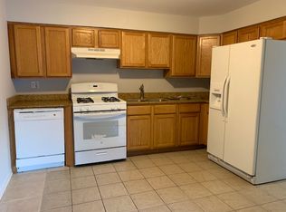 8656 S 84th Ct APT 1A, Hickory Hills, IL 60457
