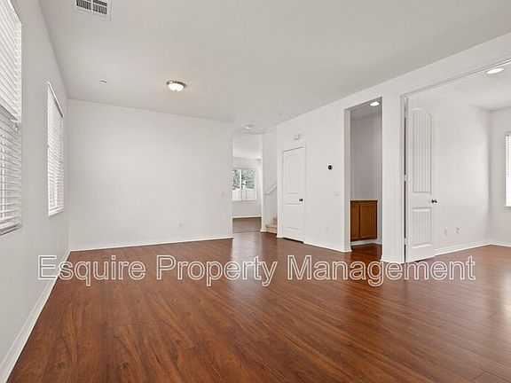 3rd image of 521 Nile River Dr