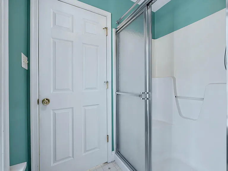 5 Comet Ct — Photo 15