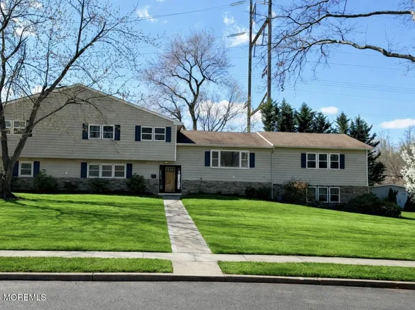 90 Birch Drive, Shrewsbury Boro, NJ 07702