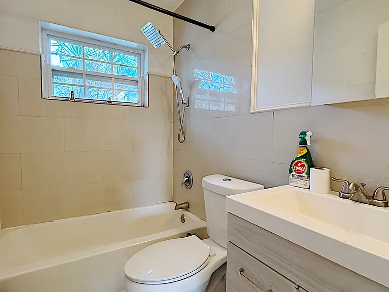 511 SE 2nd Ave #2 — Photo 15