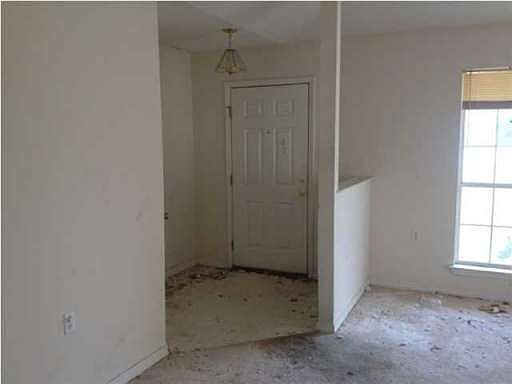 4th image of 1113 Burnhill Cir