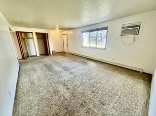 208 15th St NE, Mandan, ND 58554