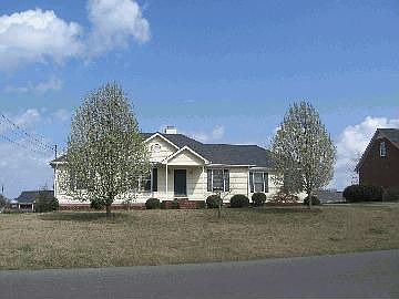 1st image of 2709 Lone Oak Dr