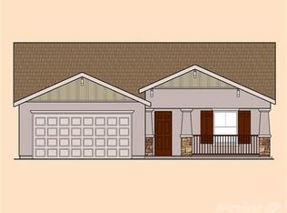573 S Cloverleaf St, Porterville, CA 93257