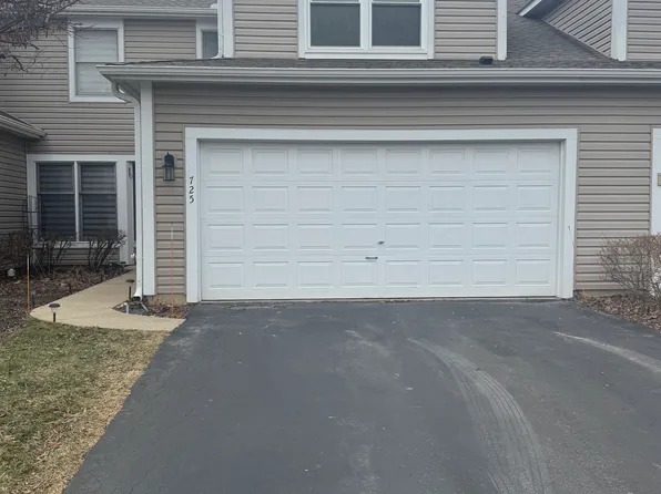 725 Hamilton Cir, Schaumburg, IL 60194