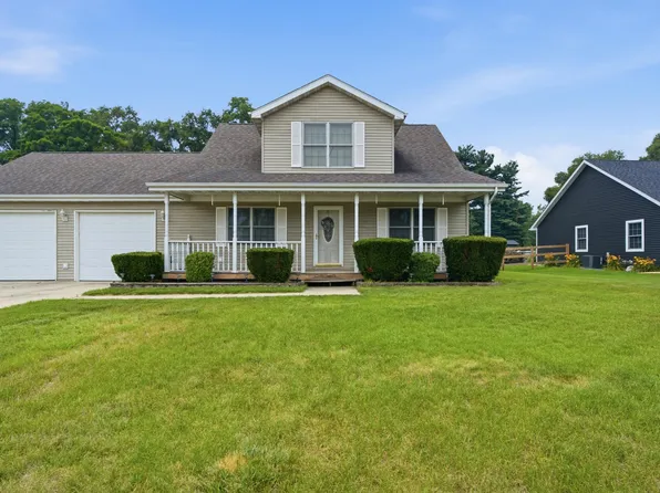 206 Ironwood St SW, Demotte, IN 46310