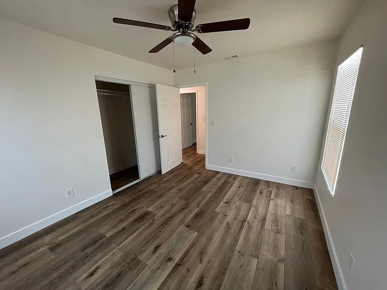 516 E St — Photo 15