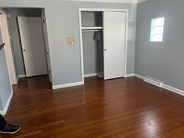 3323 Hereford St — Photo 4