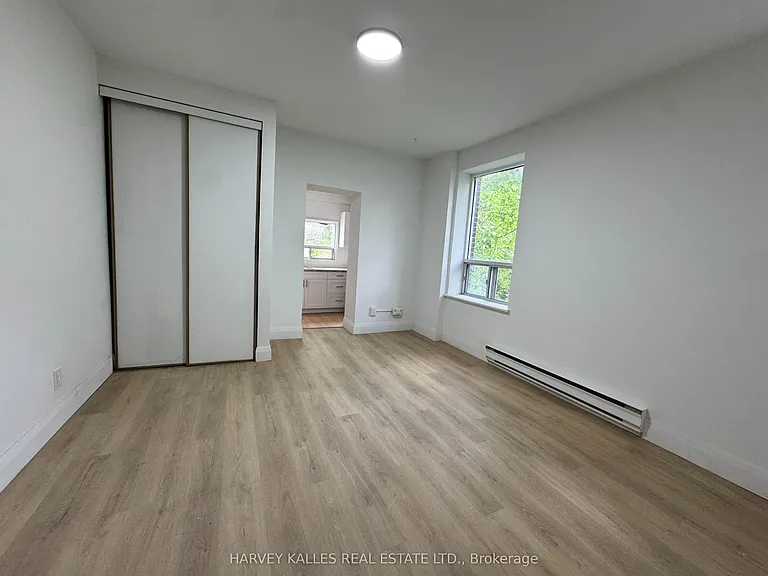 399 Dupont St #304 — Photo 9
