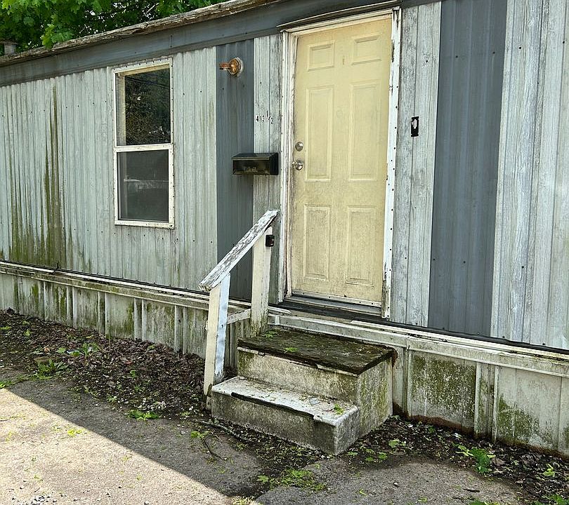 1st image of 413 1/2 Spink St