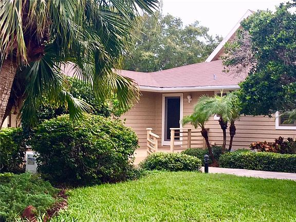 2nd image of 996 Spinnaker Ct