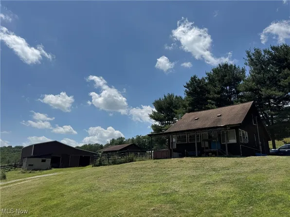 10097 March Rd NE, East Rochester, OH 44625