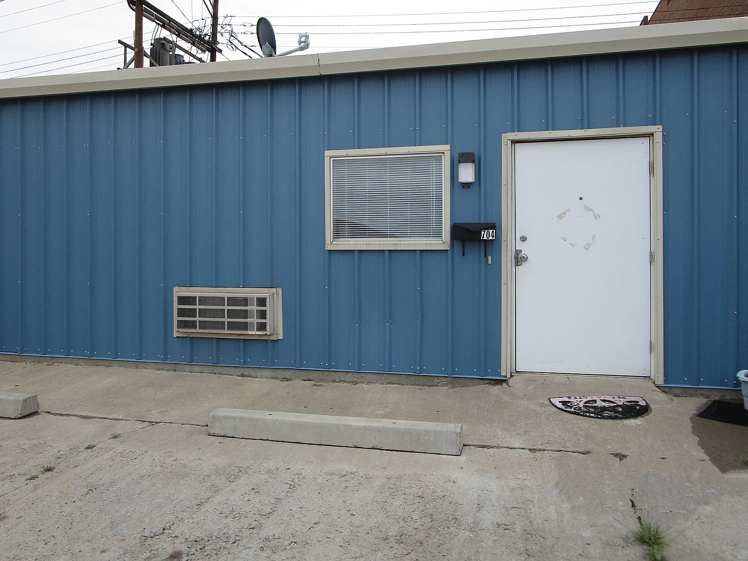 2 bed, $1,100 — Photo 1