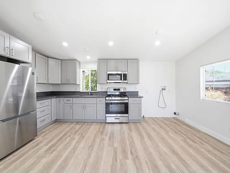 3272 K St — Photo 46