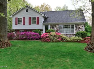 8910 Pine Lake Dr, Louisville, KY 40220