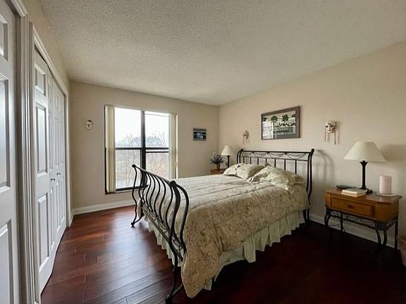 5th image of 511 Aurora Ave Unit 305