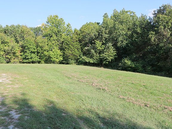 5th image of 590 Agee Rd