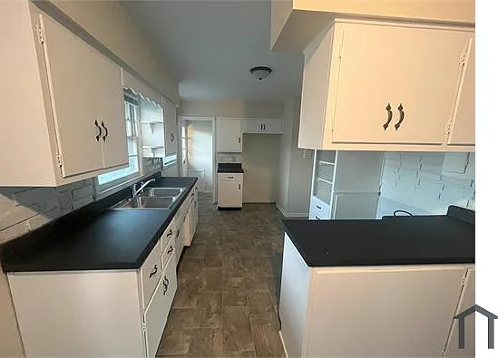 3337 Houston St — Photo 9
