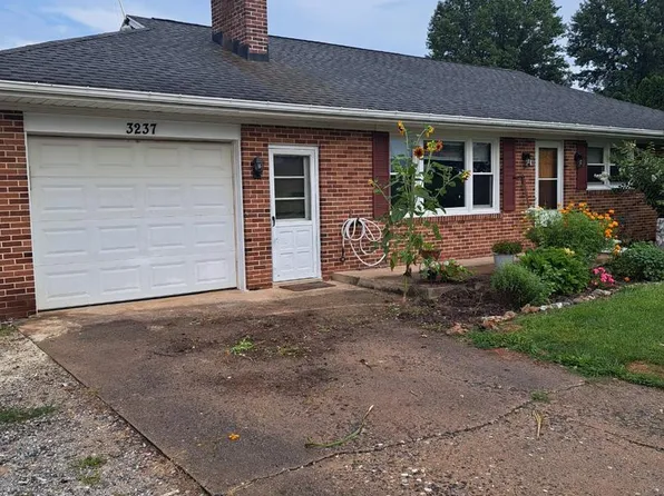 3237 Bull Rd, York, PA 17408