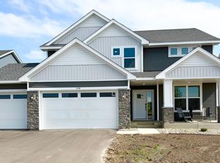 1918 Timber Ln, Carver, MN 55315