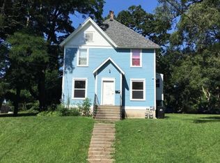 112 Bluff St, Beloit, WI 53511