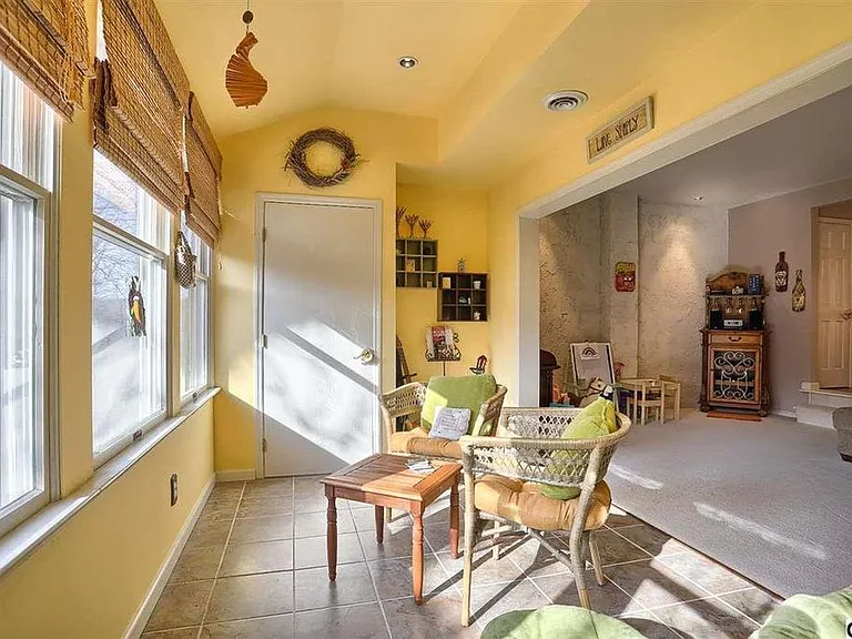 954 Innsbruck Dr — Photo 13