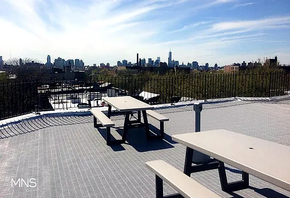 Rented by MNS | media 2