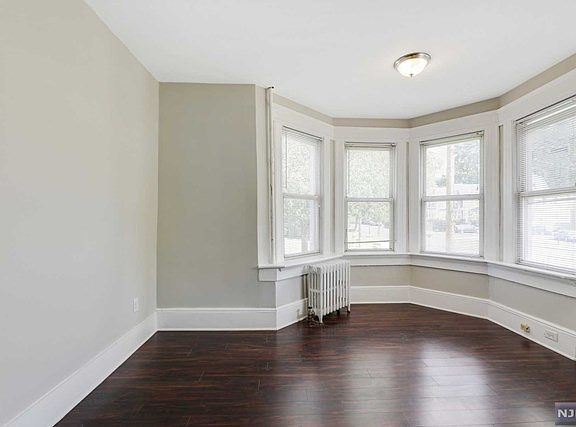 5th image of 131 Claremont Ave