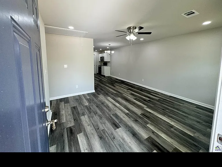 507 Young Ave #B — Photo 12