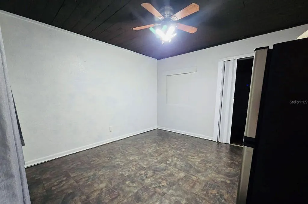 1 bed, 1.0 bath, 260 sqft, $995 — Photo 4