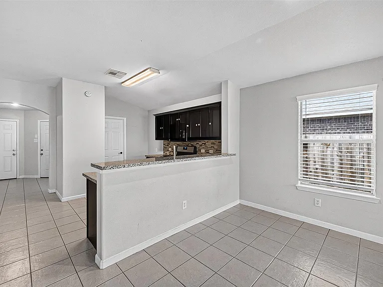 10907 Barker Gate Ct — Photo 16